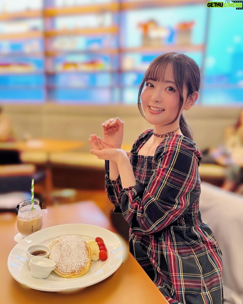 Sally Amaki Instagram - @mochizuki_rino227 ちゃんが念願のいちご🍓を食べさせてくれたよ🥰 可愛い子だ💓 知れば知るほど可愛い子だ😌 もっともっとりのちの魅力がみんなに届きますように😌 ラブ❤️ えまかっちゃんとも詩ちゃんとも音ちゃんともみなるんともご飯行こうって言ってるのにまだ行けてないから行きたいな〜(ちらっ🙎🏻‍♀️)