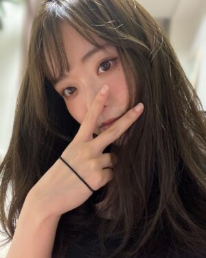 Sally Amaki Instagram - 珍しく下まつ毛もマスカラ塗った〜
明日は大切な日なのでもう寝ます💃🏻
おやすみ😴