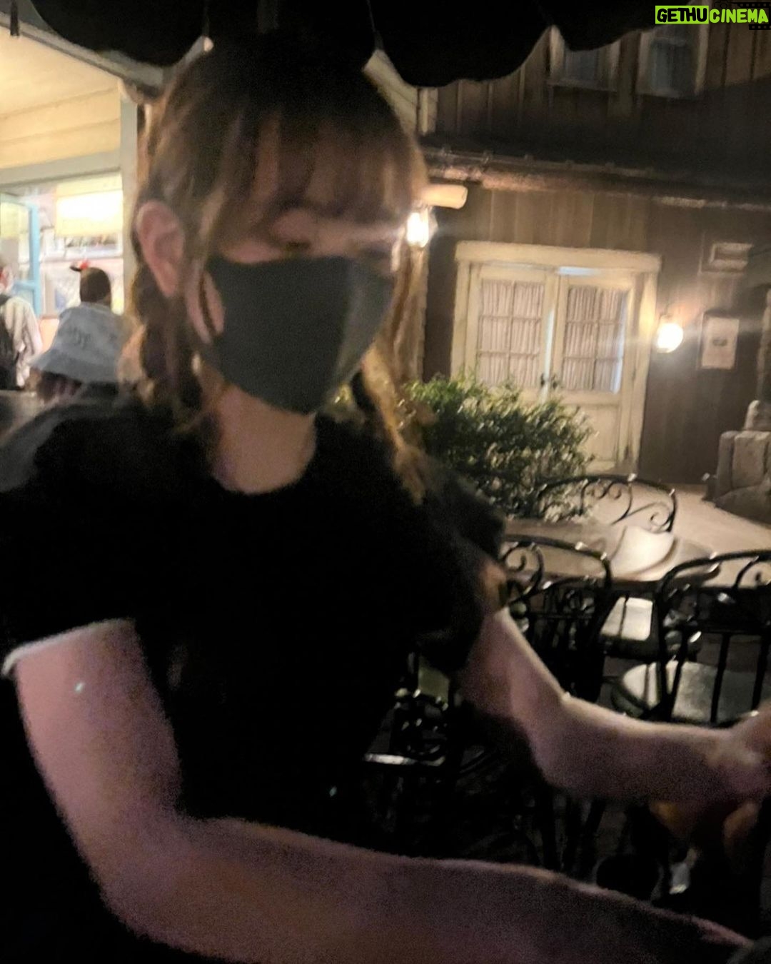 Sally Amaki - 4.6K Likes - #Disneyland 次はシー🤫