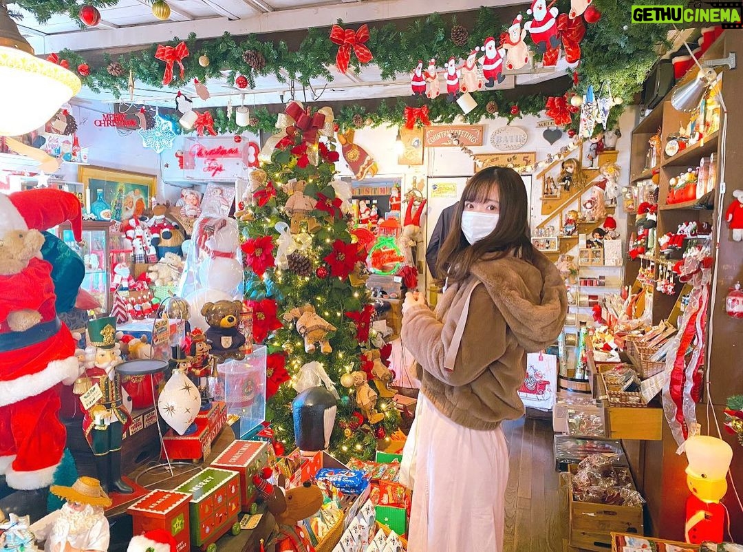 Sally Amaki Instagram - クリスマスプレゼント何買う?❤️ . #クリスマス *店内写メオッケーでした😊*