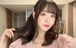 Sally Amaki Instagram - Debating whether I should bleach my hair again 🤔
.
髪の毛伸びないかな〜
.
#ヘアアレンジ　#idol