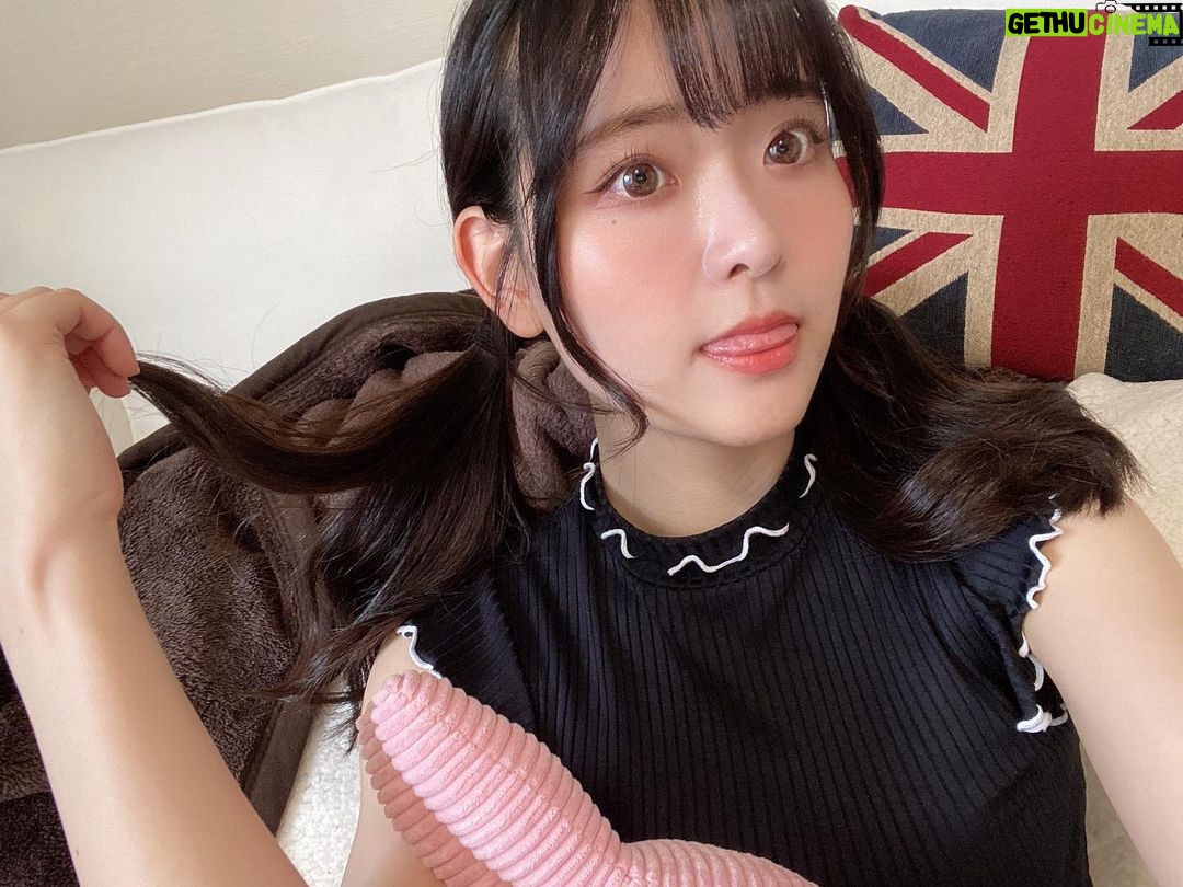 Sally Amaki - 4.7K Likes - べ〜😛