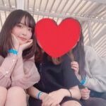 Sally Amaki Instagram - この間お友達が誕生日を祝ってくれました🥰みんなでBBQ🎉 . 海が見えるところだったはずなんですが、席から見えなくて「海？」ってなってたところを友達が撮ってましたw