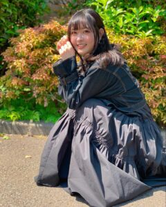 Sally Amaki Instagram - 親友がカメラでいっぱい撮ってくれた🥰 . 今年は友達3人増やすのが目標なんだけどまだ増えてない😭 でも明日親友とその友達と3人でご飯行くから友達になってくるね！私が親友好きすぎるから私の知らない友達はいつも会わせてくれるのwww優しいな〜😊初対面ドキドキ😭 . そして交流広げよう計画は友達の妹さんにまで広がり、DM送ってお話しできたのに途中で「私大丈夫か？？迷惑かな？？」ってなって途中から返信できず泣いた....私から送ったのに....うっ...今度また連絡しよーっと！ . 頑張れ2021年！！🎉🎉🎉🎉