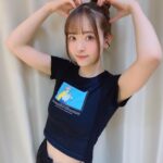 Sally Amaki Instagram – 最近は髪の毛が邪魔で良くこれをしてます💃🏻💃🏻
ゆる団子〜🍡
みんな　#サリラジ　で言った通り23:30になったらストレッチした？？🤣🤣