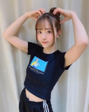 Sally Amaki Instagram - 最近は髪の毛が邪魔で良くこれをしてます💃🏻💃🏻
ゆる団子〜🍡
みんな　#サリラジ　で言った通り23:30になったらストレッチした？？🤣🤣
