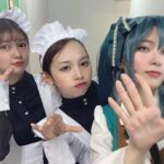 Sally Amaki Instagram - アンサンブル女の子のみんな🥰 覚えるダンスも多いし色んな役も早着替えが大変な中すぐに対応してて本当に尊敬しかないよ😭 . . ・まゆちゃんはシーンで近くにいることが多いからいつもお世話になってる🥰所作が美しいのだ😊いつも出番前に思わず肩揉んじゃうw ・りおちゃんは愛おしいたくあん眉毛☺️いつもベッタリくっついてる☺️美味しいインドカレー食べようね☺️今日も可愛かったよ🥰 ・ひなちゃん前髪神🤩いつも本番前パーフェクト💯税金のセリフ大好き🥰パーティーのシーンも好きよ🥰優しさの塊☺️ ・千織ちゃん💃🏻髪型によって本当に別人になるから凄いな！！っていつも舞台袖で思ってる！！ ダンスしてる時の立ち姿大好き💕 ・ほなみん😘実は一番最初に勇気を出して声をかけたほなみん🥰ダンス綺麗すぎてずっと見てられる🙈とにかく美しい🤩ツイッター作って早くフォローしたいよ〜😘 ・みくるん！ずっと優しいみくるん！いつも励ましてくれる😭ほんで歌上手すぎて泣いちゃう😭本番前いつも前髪チェックしてくれる🥰ありがトマト🍅笑顔に救われる☺️ . . みんなみんないつも笑顔で優しくて演技も歌もダンスも全部凄くて尊敬☺️ 残り２日！私も追いつけるように頑張るね>_<！