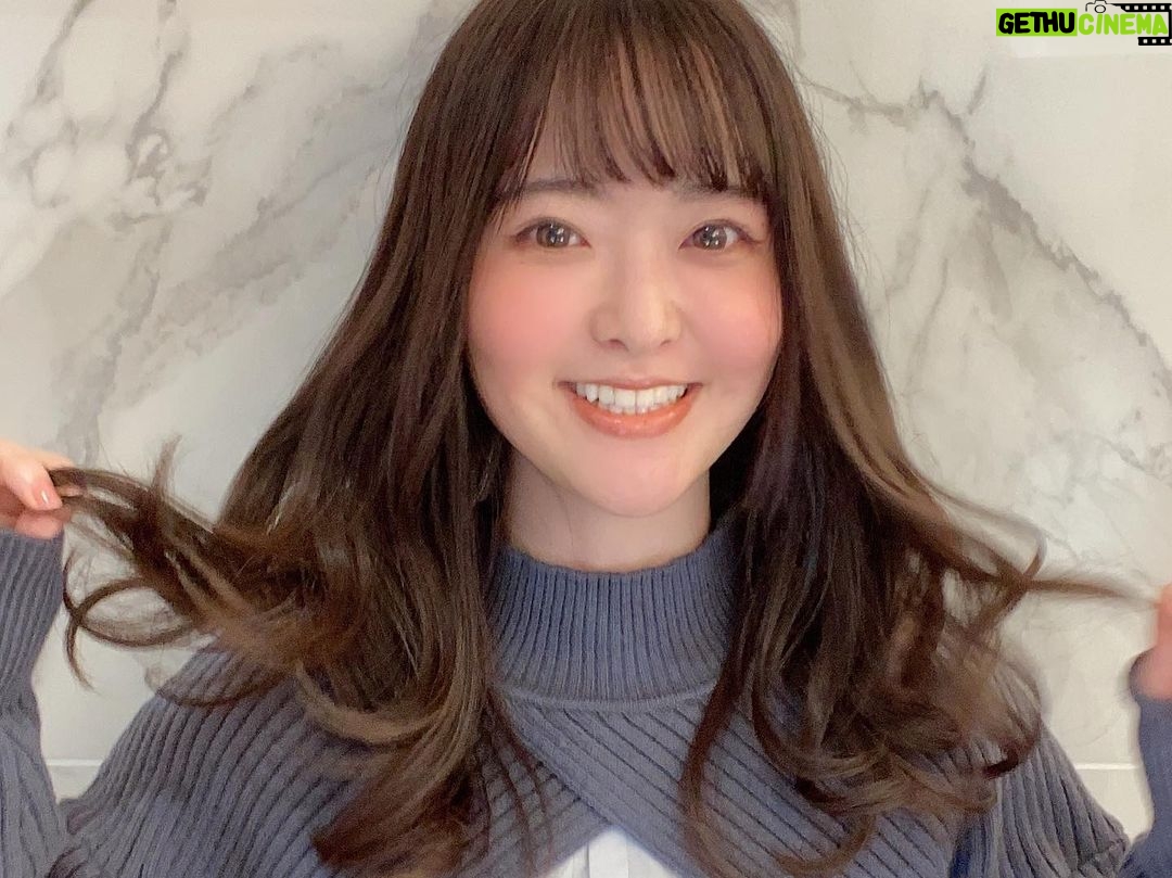 Sally Amaki - 5.1K Likes - Mirareee Tokyoさんでまた髪の毛染めて、毛先も整えて頂きました🥰
後前髪もちょっとだけ増やした〜🥰🥰リハ後の写真だからちょっとポサポサしちゃった😛
今回もピノちゃんいて癒された〜🐶