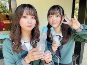 Sally Amaki Instagram - なんかこういう写真見ると凄いメンバー大好きだな〜ってしみじみと感じちゃう😌
1枚目の詩ちゃんの表情が愛おしすぎて好き😭
2枚目のかなえるも可愛すぎる😭
口むにゅーってふいに写真撮られちゃった顔が大好き🥰🥰🥰
.
3枚目はこんな引きの写真だって思ってなくて無理矢理入ろうとしてたら凄いのけぞっちゃったwww
.
ナナニジともう4年いるのか〜🤔
私の青春のカメラロール全てナナニジだな〜😌