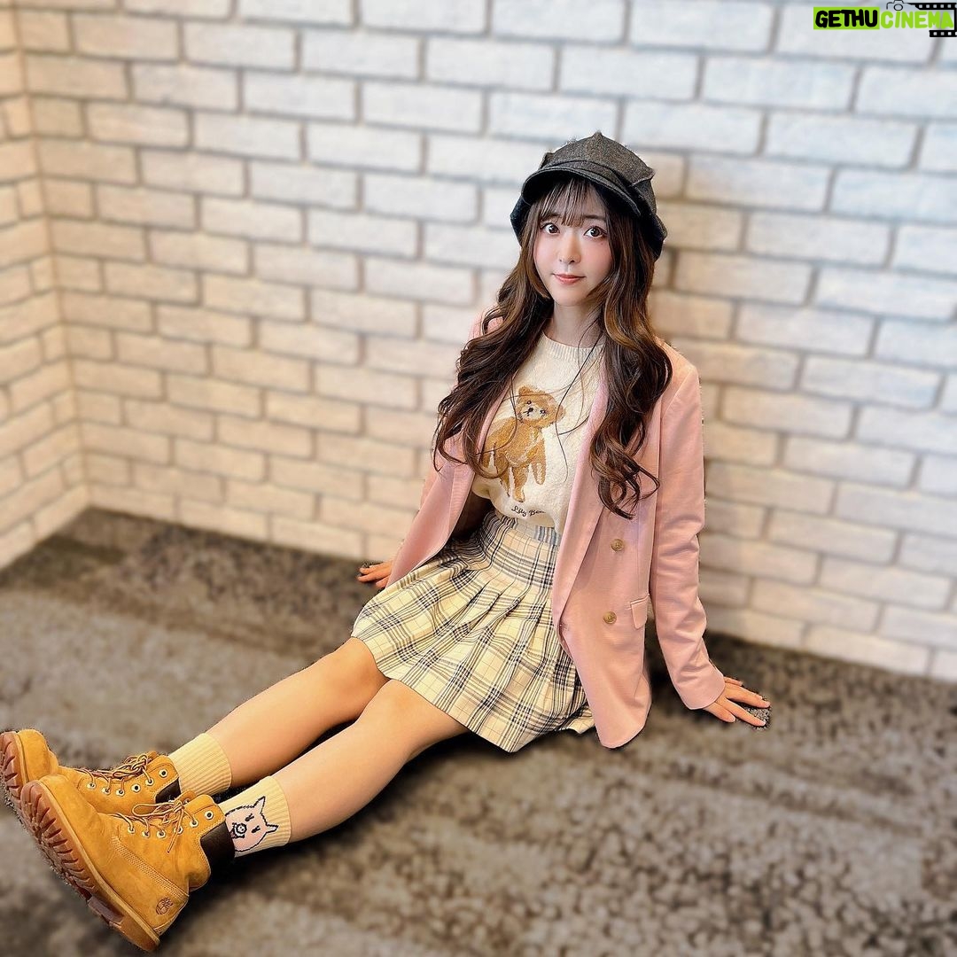 Sally Amaki - 5.4K Likes - ラブリーな気持ち💃🏻
セーター&アウター @lily_brown_official
スカート @zara
靴下 @loft_official (ハイキュー展)
靴 @timberland
帽子 @override_official
#fashion #japanesefashion #streetstyle #idol #声優