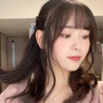 Sally Amaki Instagram - Debating whether I should bleach my hair again 🤔 . 髪の毛伸びないかな〜 . #ヘアアレンジ　#idol