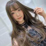 Sally Amaki Instagram – Rayreeeさんで髪の毛染めて、前髪も重くして、トリートメントもしていただきました🥰
つっきーに「その髪色の時いつも美少女です」って言われて嬉しかった🥰
なおてゃんにも「今日いつもと違いますか？」って聞かれた〜🥰
てへへ😌
11月のワールドダイスターのライブに向けて実は伸ばしてます🤩