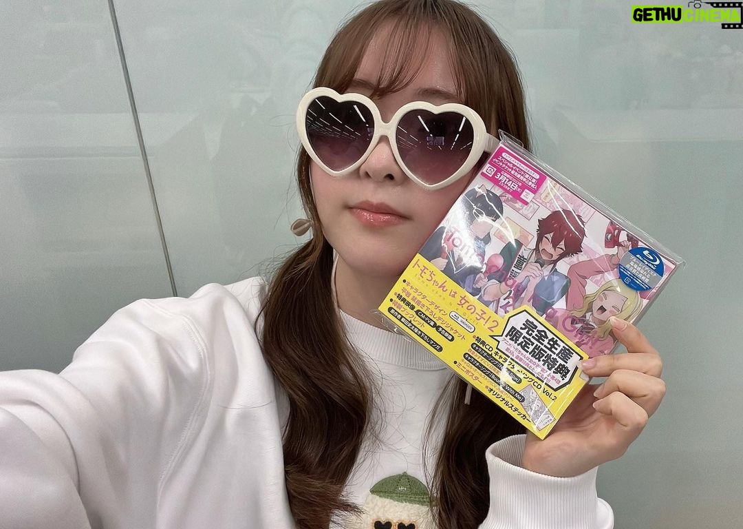 Sally Amaki Instagram - 「トモちゃんは女の子!」 Blu-ray 第2巻2月22日発売です!!🥰 中の特典がとてもとても豪華です🥰🥰🥰 嬉しいな〜 #tomochan #anime #tomochanwaonnanoko