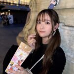Sally Amaki Instagram – ポップコーンにガーリックシュリンプ味があるなんて知らなかった☺️
今日はお仕事の間に時間があるからどっか行こう〜っと!
#ディズニーシー