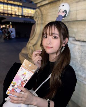 Sally Amaki Instagram - ポップコーンにガーリックシュリンプ味があるなんて知らなかった☺️
今日はお仕事の間に時間があるからどっか行こう〜っと！
#ディズニーシー