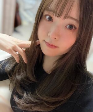 Sally Amaki Instagram - 今日は朝から雪の中ジムに行ってきました😌
正直こんなにハマると思ってなかったので嬉しいです🤣
でももはや筋トレが楽しいというより、ジムが予約制なので他の方々との椅子取りゲームみたいで空いてる予約を取るのが好きなだけな気もします🧐ま！続いてるならなんでもいっか！
ミルクティー味のプロテインも美味しかったです💕💕