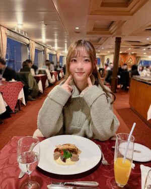Sally Amaki Instagram - 明けましておめでとうございます㊗️
今年はいっぱい皆さんに私の声をお届けできる様に頑張ります！💃🏻
初詣⛩のおみくじではなんと！「大吉」でした！
.
HAPPY NEW YEARS!! Hoping this year will be a year filled with many happiness for everybody