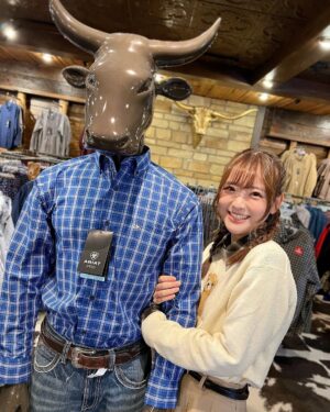 Sally Amaki Instagram - 好きぴ
.
HAD SUCH AN AMAZING EXPERIENCE THE WHOLE TIME IN DALLAS 😭😭 NOT A SINGLE TEAR WAS SHED😭 EVERYONE I WORKED WITH WAS SO SWEET 😭 THE FOOD WAS SO GOOD 😭 THE SHOPPING WENT GREAT 😭😭 THANK YOU SO MUCH FOR HAVING ME AND I HOPE EVERYBODY ENJOYS THE TV ANIME “Tomochan is a Girl!” Because everyone involved is pouring their heart and soul into it 🥰🥰🥰SO EXCITED FOR JANUARY 4th! (January 5th for overseas)