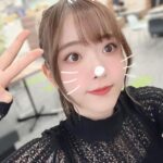 Sally Amaki Instagram - 特典会ありがとうございました🥰 アメリカ行ってきますね🥰 . 0！🐥ヒヨコさんが生まれました🥰 ...ん？...ヒヨコさんが...何か言いたがってる...なんだろ？🧐🐤//コソコソ//
