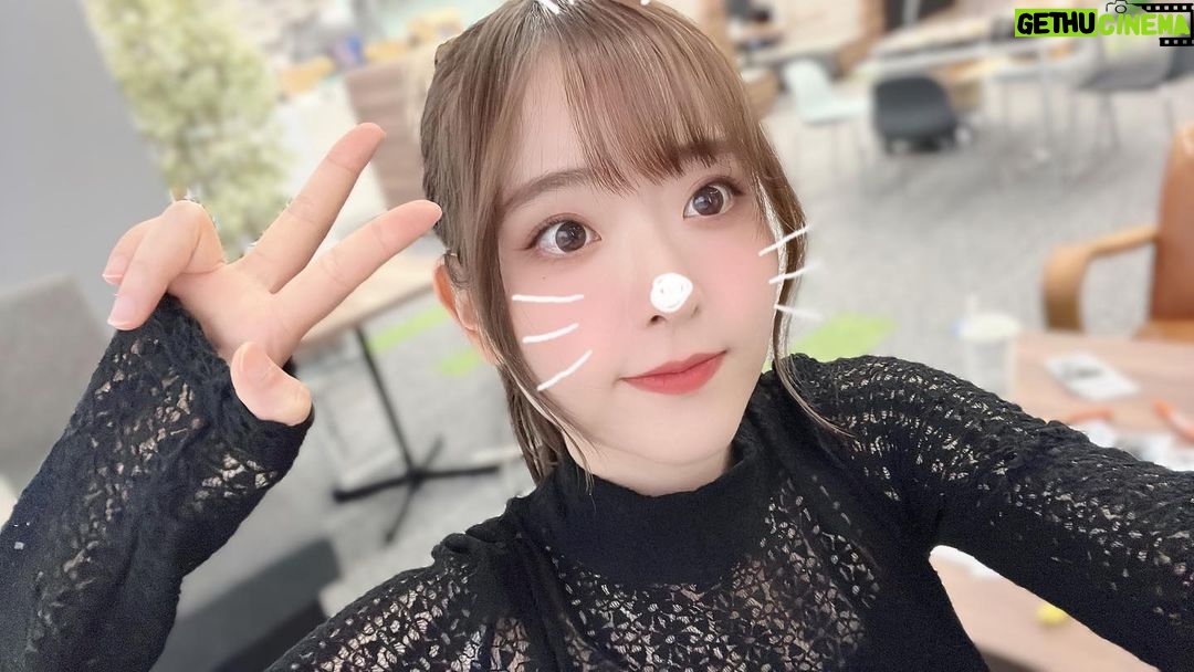 Sally Amaki Instagram - 特典会ありがとうございました🥰 アメリカ行ってきますね🥰 . 0!🐥ヒヨコさんが生まれました🥰 ...ん?...ヒヨコさんが...何か言いたがってる...なんだろ?🧐🐤//コソコソ//