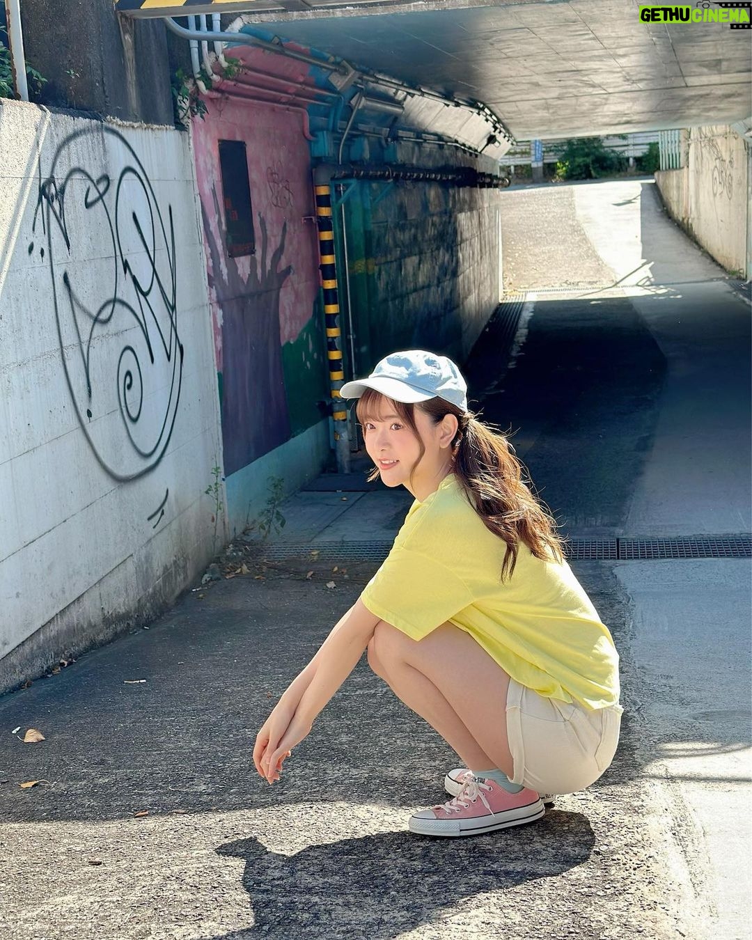 Sally Amaki Instagram - ただいまUTBさん表紙と裏表紙を飾らせて頂いておりマッスル! Twitterでは #まいにちナナニジUTB の投稿もあるみたいです🥰 嬉しいお言葉をいっぱい書いて頂きずっとうるうるです🥺「人ってこういう言葉で明るく前向きになっていくのかな〜」ってUTBさんの優しいお言葉でいっぱい思いました🥺ありがとうございます💃🏻 これからも頑張ります!! 1...🐣