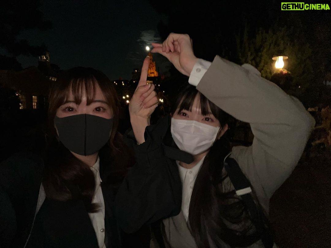 Sally Amaki Instagram - 月が綺麗だね . Teeny tiny #disneyland 6