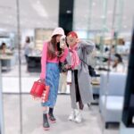 Sally Amaki Instagram – 💕10year anniversary with my bestie 💕 can’t believe we met online as a literal child 🤣 🇺🇸
#ootd