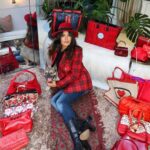 Salma Hayek Pinault Instagram - 50 shades of Red ❤️ 50 tonos de rojo ❤️