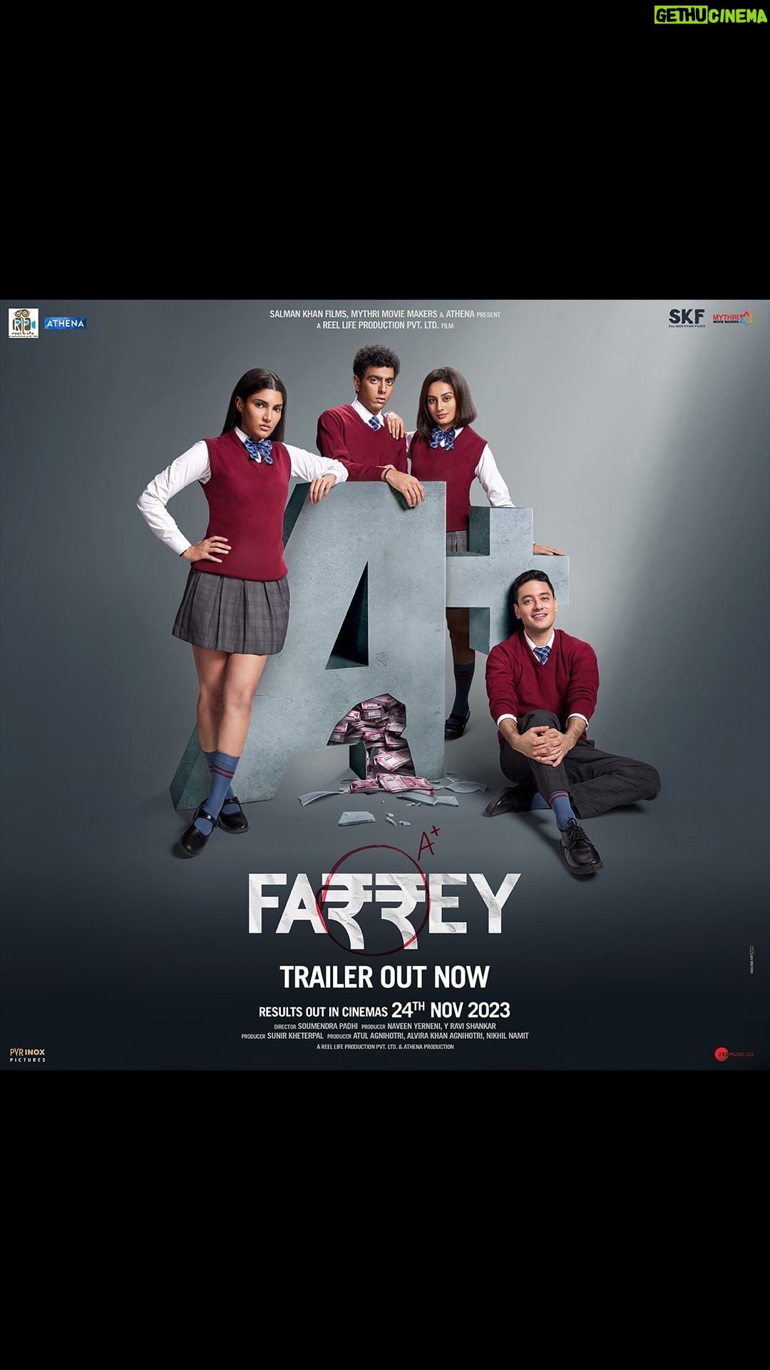 Salman Khan Instagram - Ab hoga inka asli test! #FarreyTrailer out now! (Trailer Link in bio) @soumendra_padhi @alizehagnihotri @isahilmehta @zeynshaw @prasanna_bisht @ronitboseroy @juuhithesoniibabbar @yerneninaveen @atulreellife @nikhilnamit @sunirkheterpal @skfilmsofficial @mythriofficial @reellifeproduction @athenaenm @zeemusiccompany @castingchhabra @mukeshchhabracc @pvrpictures @sachinjigar @soulfulsachin @jigarsaraiya