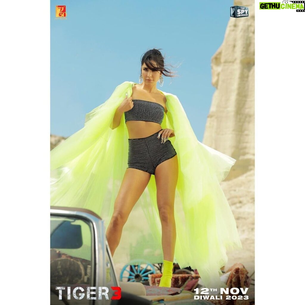 Salman Khan Instagram - Kat you have killed it! 🔥🔥🔥 Always a pleasure to dance with you 🤗 Watch Tiger and Zoya in the party track #LekePrabhuKaNaam dropping on 23rd Oct on www.youtube.com/yrf #Tiger3 arriving in cinemas on 12th November. Releasing in Hindi, Tamil & Telugu. @katrinakaif | @therealemraan | #ManeeshSharma | @yrf | @ipritamofficial | @amitabhbhattacharyaofficial | @arijitsingh | @nikhitagandhiofficial | @vaibhavi.merchant | @madhankarky | @bennydayalofficial | @anushamani | @boselyricist | @anaitashroffadajania | #AlviraKhanAgnihotri | @ashley_rebello | @darshanjalan | #YRF50 | #YRFSpyUniverse