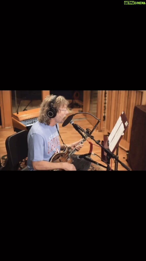 Sam Bush Instagram - Homer & Jethro!  Tommy & Sam! (@tommyemmanuelcgp) Click here to check out their new video tracking “Yeller Rose of Texas”: https://bluegrasstoday.com/yeller-rose-of-texas-from-tommy-emmanuel-with-sam-bush/ #sambush #tommy #homerandjethro #yelleroseoftexas