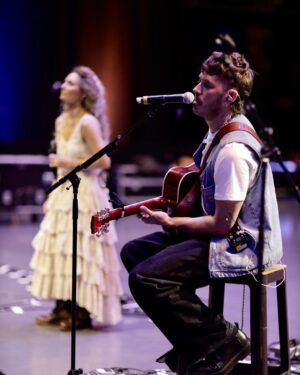 Sam Palladio Instagram - “Nashville Reunion Tour” Rehearsals. Gunnar and Scarlett back in the saddle! Who’s coming to see a show?📸 @timothyjamesbowen