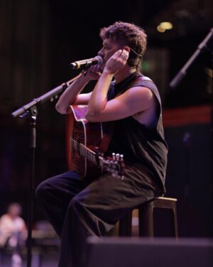 Sam Palladio Instagram - “Nashville Reunion Tour” Rehearsals. Gunnar and Scarlett back in the saddle! Who’s coming to see a show?📸 @timothyjamesbowen