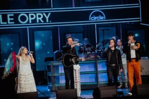 Sam Palladio Instagram - Always a pleasure to play at @opry with my @nashvillecmt family 🤍 what a venue!