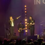 Sam Palladio Instagram - Such a magical night singing “Many of Horror” with my hero Simon Neil from @biffy_clyro @eventimapollo. A full circle moment for me and a night I’ll never forget. Shall we do a collab? Who was there? #altmusic #biffyclyro #nashville #livemusic Eventim Apollo