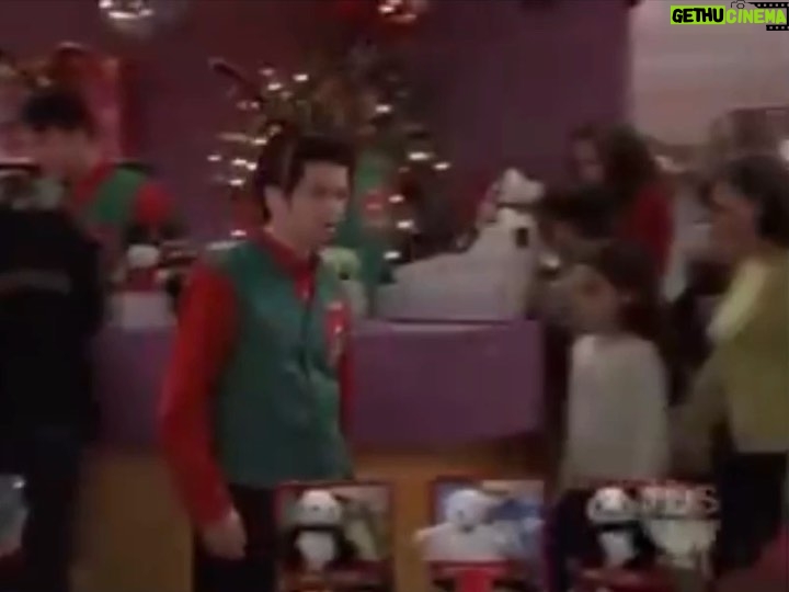 Samm Levine Instagram - I’m feeling festive today, so please enjoy this super low-res clip of me berating the great Mike O’Malley on a holiday themed episode of Yes, Dear. Merry Christmas and Happy Hanukkah to all! #AndToAllAGoodNight