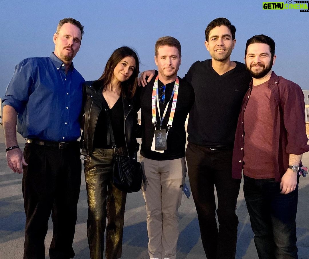 Samm Levine Instagram - Oh no, they asked for the Maserati back. . . . Just hanging with some old pals at @stanleesupercon2019. What an amazing show it’s been! #stanleesupercon2019 #slsc2019 #wizardworld #entourage Riyadh, Saudi Arabia