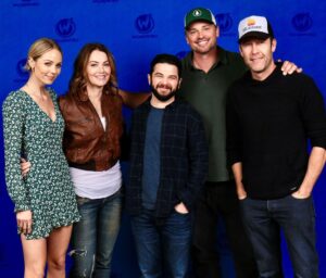 Samm Levine Instagram - Was I on an episode of Smallville? Feels like I was, right? .
.
.
I moderated a panel with these obscenely beautiful people at #WizardWorldMadison today. They are class acts, every one of them.
.
.
.
We’re all still here tomorrow. Come say hi!!