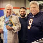 Samm Levine Instagram - Chicago, this is happening. Right now. There are living legends in your city. And Henry Winkler wanted to take a picture with us. . . . No FOMO! Come say hello to everyone at @wizardworld in Rosemont! Today and tomorrow! #WizardWorldChicago