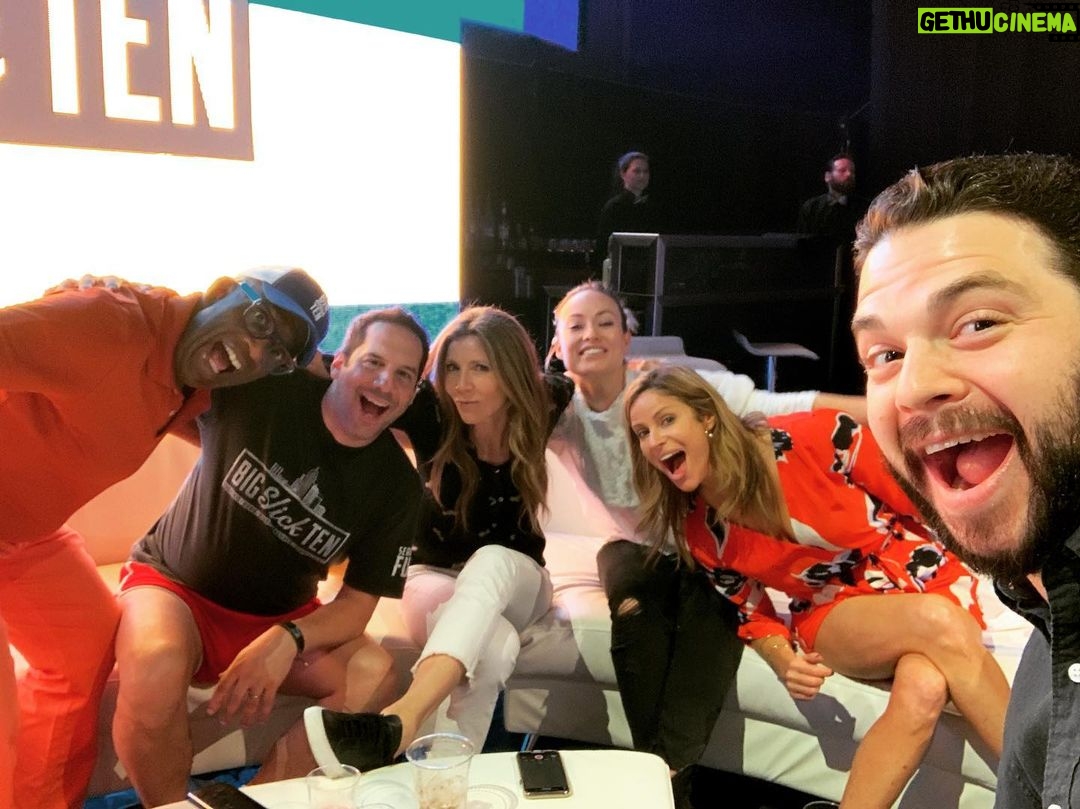 Samm Levine Instagram - @BigSlickKC is rocking the Sprint Center, and over 5000 (!!!) amazing people came out to support and raise money for @childrensmercy. I’m blown away by the kindness and generosity of this city year after year. #BigSlickKC T-Mobile Center