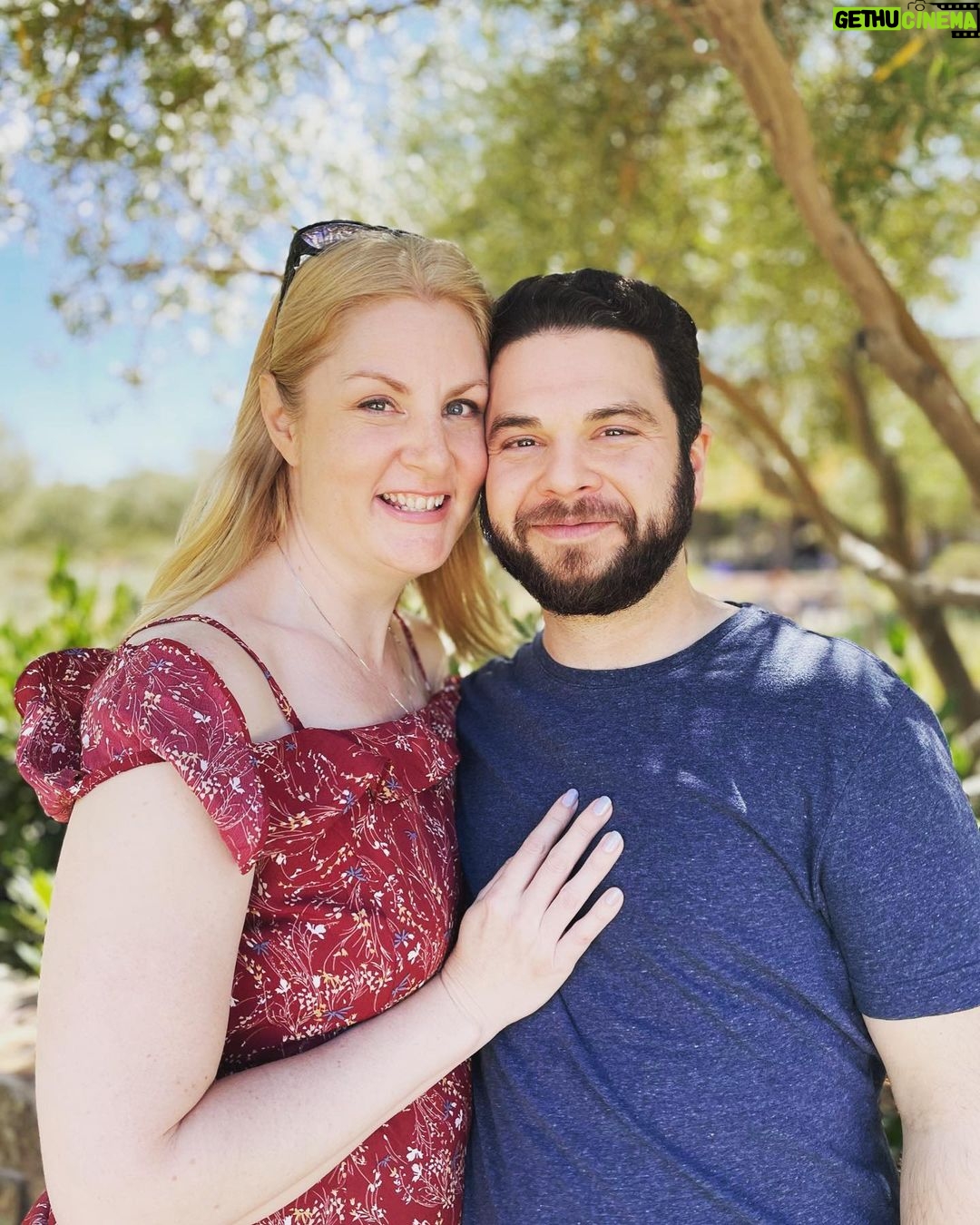 Samm Levine Instagram - Happy birthday to this gorgeous woman, who puts fine wine to shame when it comes to getting better with age. Now letβs teach that wine a lesson and drink it. All of it. π·πππ₯³π·