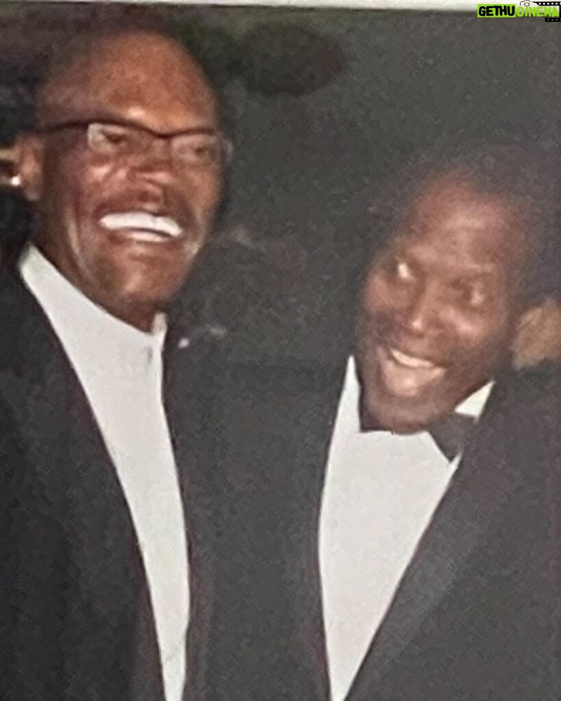 Samuel L. Jackson Instagram - A kinder, gentler more sensitive, giving Giant can’t be possible in my lifetime. I learned so much from this man, watching him on screen, on the golf course, breaking bread over the years. I know if there hadn’t been a HIM, there’d be no me. He Blazed the trail for all us actors of color & he knew it & was Happy for us all! RIP, Sidney, you earned it‼️👊🏾💯
