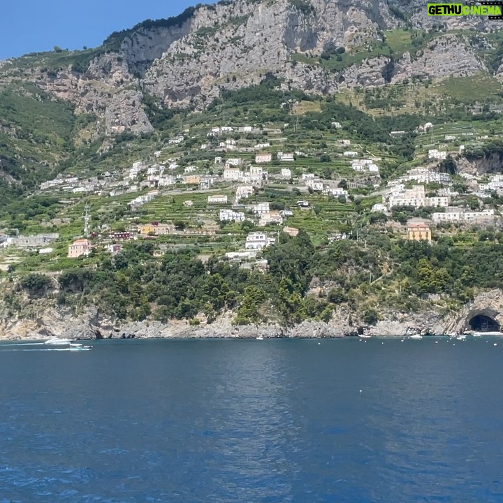 Samuel L. Jackson Instagram - WOW! Good Morning, Yall😎#yachtchootawkinboutwillis#yachtyyachtyyachtyyachtyyachtyyachtyyachty#therealityiswaybiggerthanthedream Amalfi, Italy