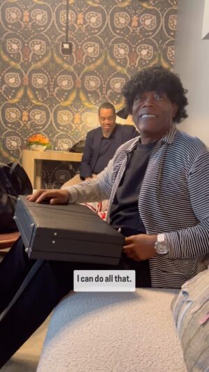 Samuel L. Jackson Instagram - Practicing EZEKIEL 25:17 before JIMMY KIMMEL LIVE! Jules muthafuking Winnfield‼️ #pulpfiction