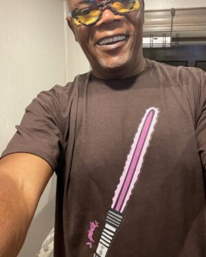 Samuel L. Jackson Instagram - MAY THE 4th BE WITH YOU‼️‼️👊🏾#lastdaysofptolemygrey#endalz#@iamjpierce#macelives