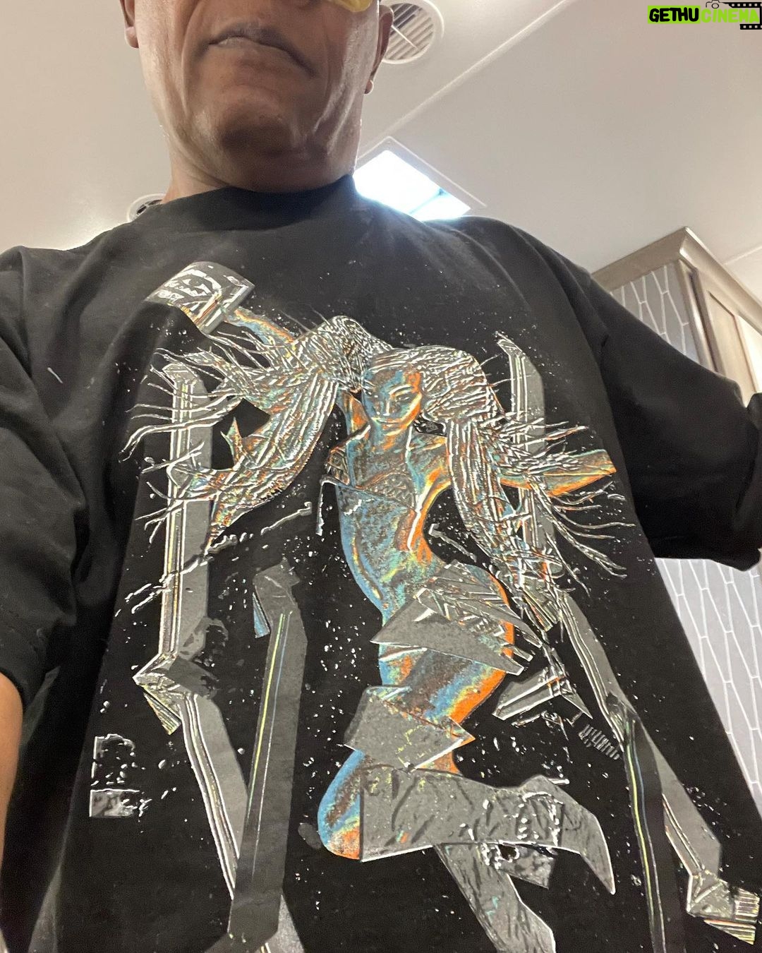 Samuel L. Jackson Instagram - Jadine’s Escape Tee, limited release. Details in bio @kesh! #lastdaysofptolemygrey#endalz#wearableart#buyblack