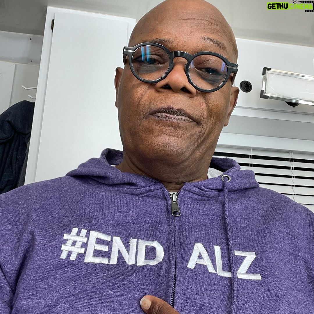 Samuel L. Jackson Instagram - Repping the Fight!! Jump in let’s Stomp It Out!!!#lastdaysofptolemygrey#endalz Atlanta, Georgia