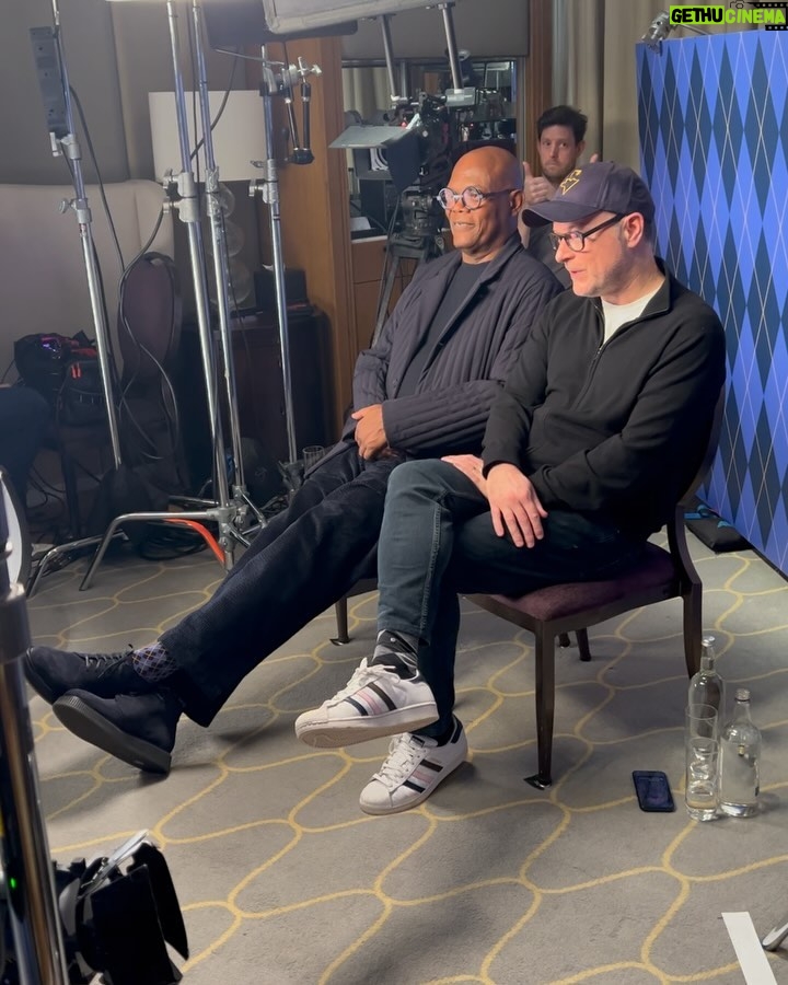 Samuel L. Jackson Instagram - Big ARGYLLE energy with Matthew Vaughn 🧦  and some of my @argyllemovie castmates!! P.S. I’ve starred in 4 movies with Sam Rockwell but this is the first time we been on-screen together. 30 years in the making people‼️