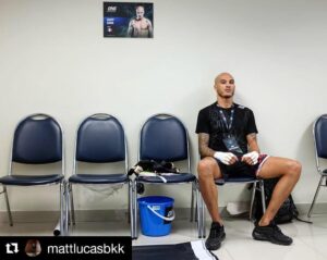Samy Sana Instagram - J'attends mon tour !⚔⚰🩸#s47s #champ #seulecontretous #Repost @mattlucasbkk (@get_repost)
・・・
Waiting For His Moment
———————————-
Samy Sana bided his time. Then the rematch came. It was at ONE Championship in Singapore, May 17th. The French Algerian’s first bout with Yodsanklai Fairtex was at Thai Fight back in 2013. Yodsanklai took the decision win. Six years later and strapped with a WBC 75kg belt he fought “The Boxing Computer” again. The lengthy Frenchmen landed crisp boxing and a solid left hook to knock down Yodsanklai. The Thai fighter stumbled. The bell rang. A second round. A third. The decision was made. Sana’s time had come
——————————————
#mattlucasmuaythai
Brought to you by “On Fighting In Thailand - A Guide To The Sport In The Motherland”
Available in print and as an ebook on amazon.com
Www.matt-lucas.com