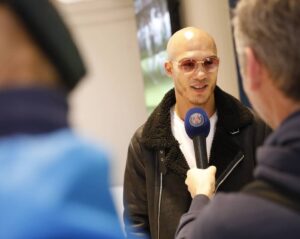 Samy Sana Instagram - Many thanks to @psg for the invite and the jerzey 🙏💯 #ak47 #newpartner #parisestmagique🔵⚪️🔴 #mycity🗼@onechampionship @venum @shinzo_paris @hooded_paris @vipsun_paris